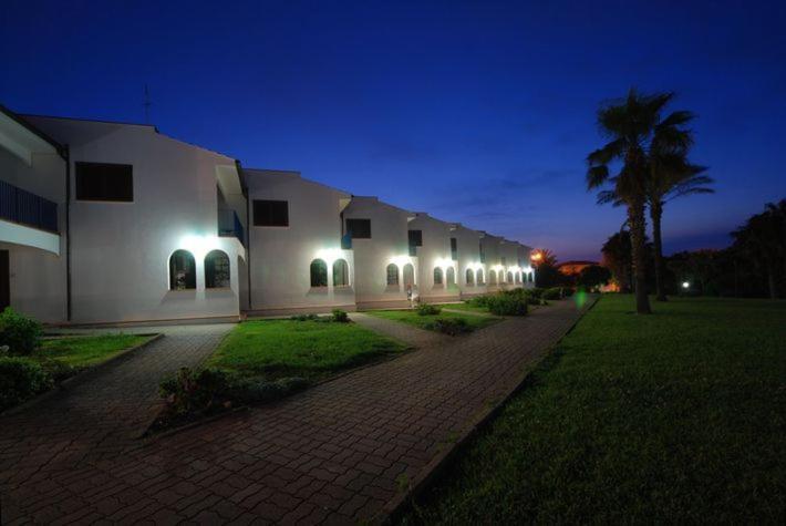 Hotel Club Santa Sabina Torre Santa Sabina Exterior foto